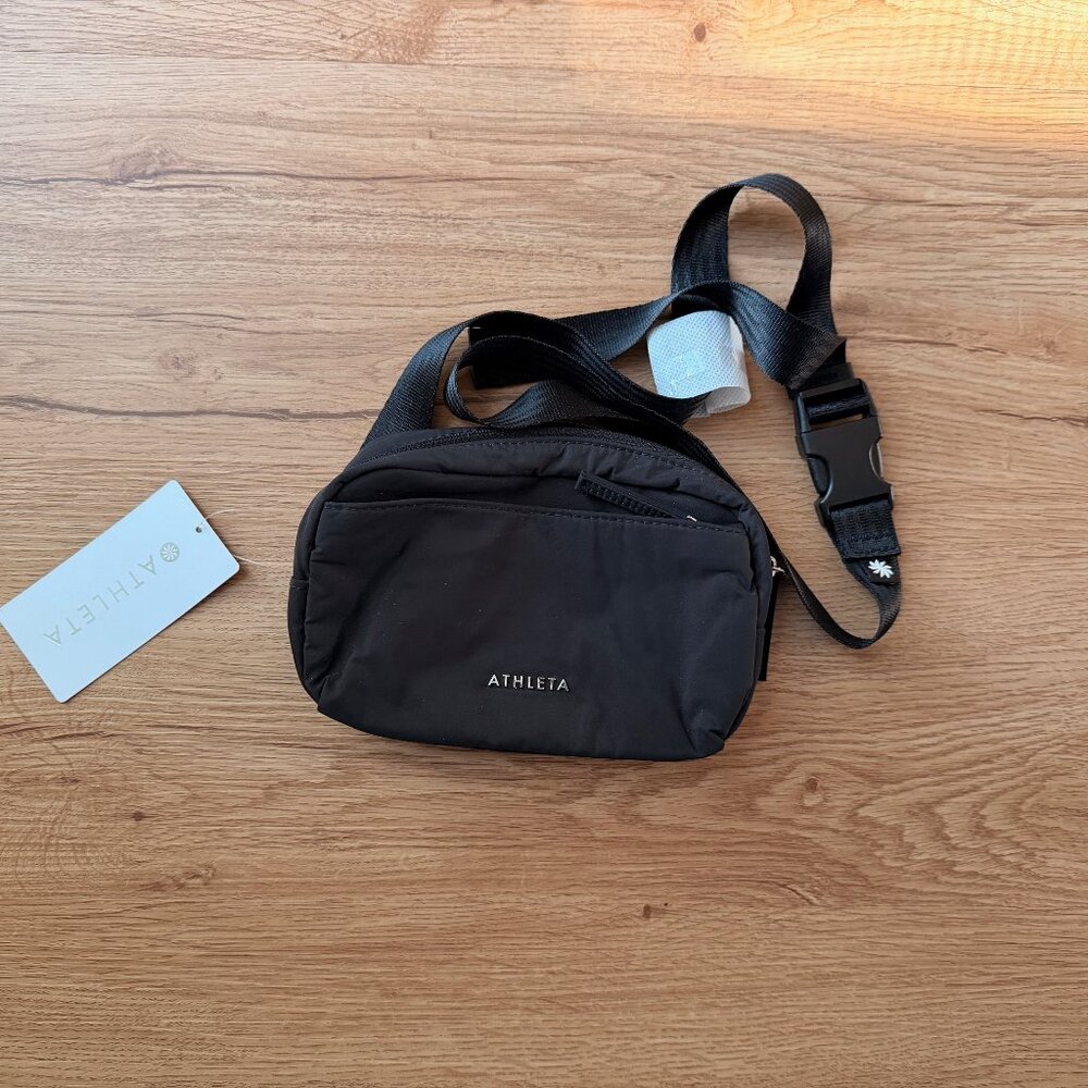 NWT - Athleta - Power of She Crossbody Bag